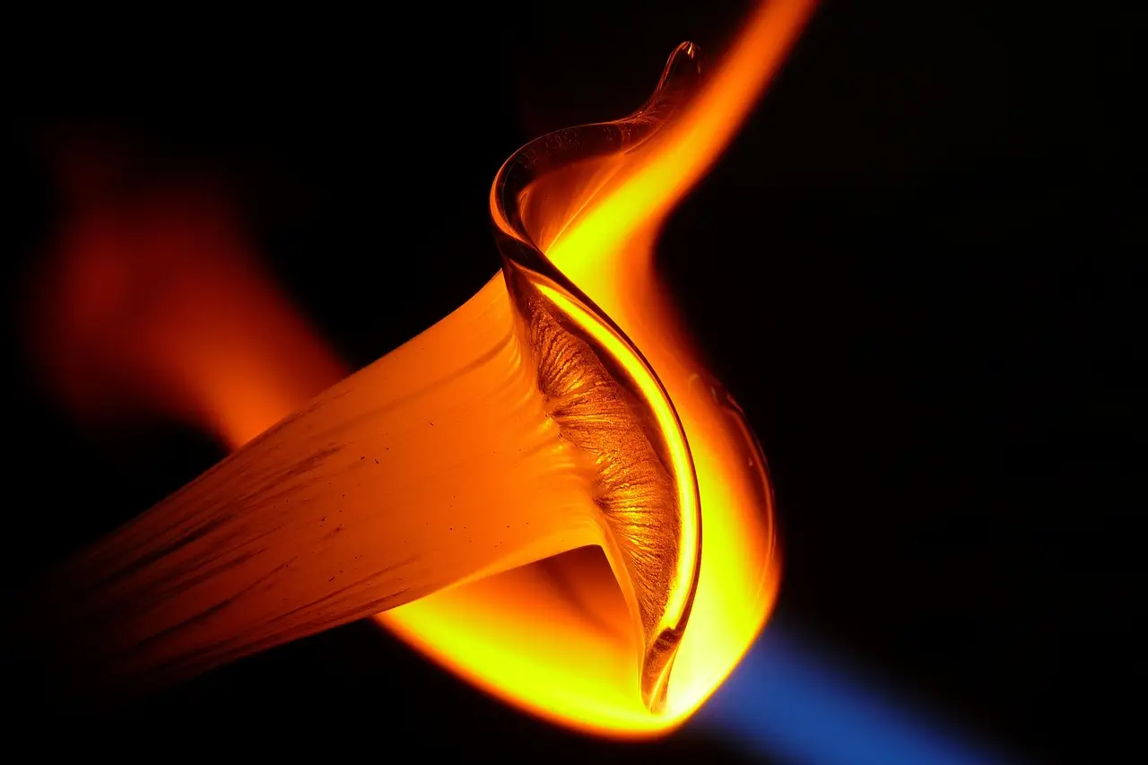 glassblower-1026086_1280